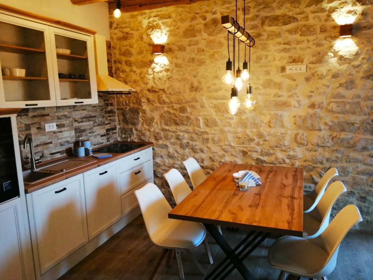 Apartments Dalmatian Stone House 图兰杰 外观 照片