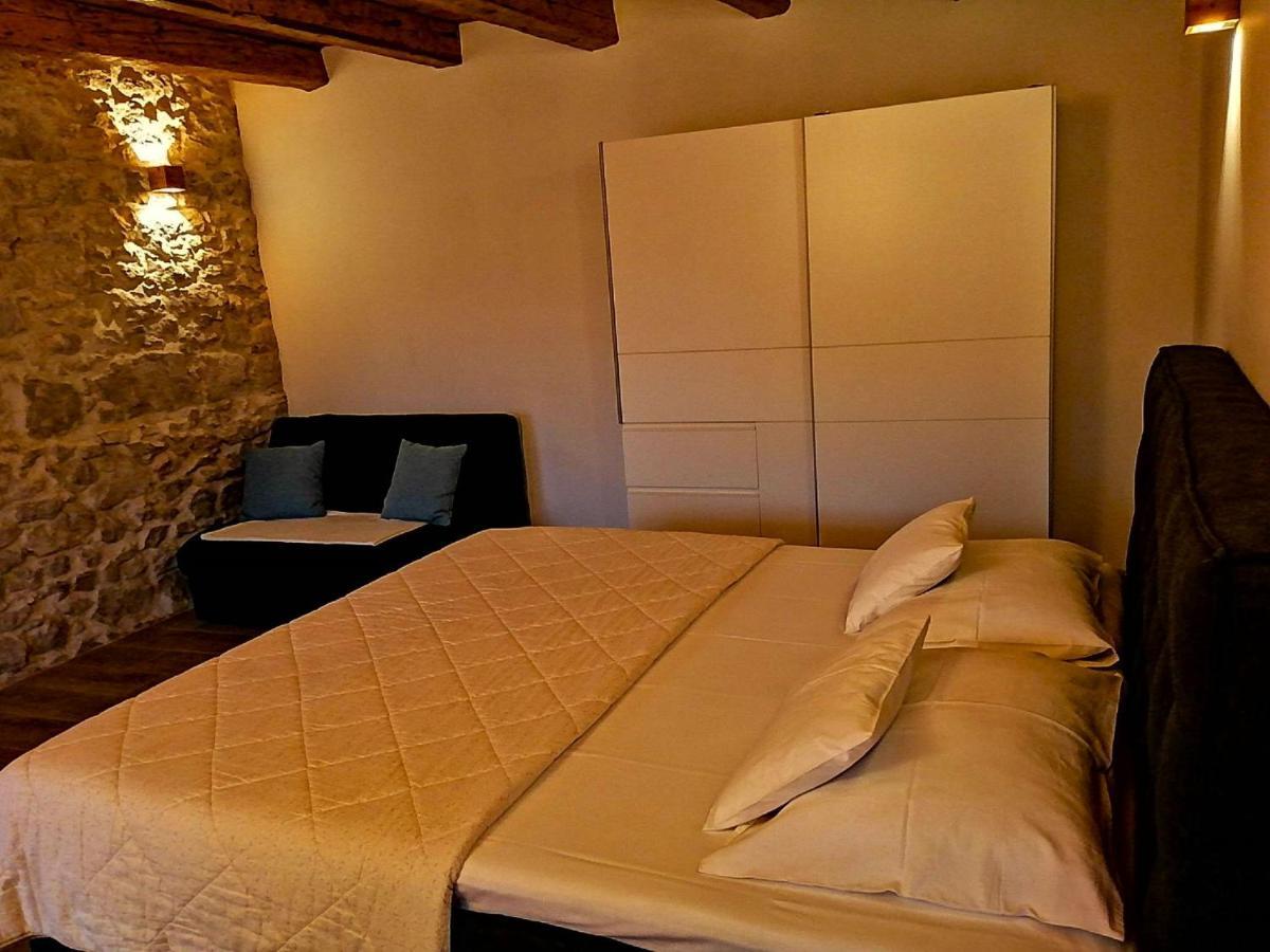 Apartments Dalmatian Stone House 图兰杰 外观 照片