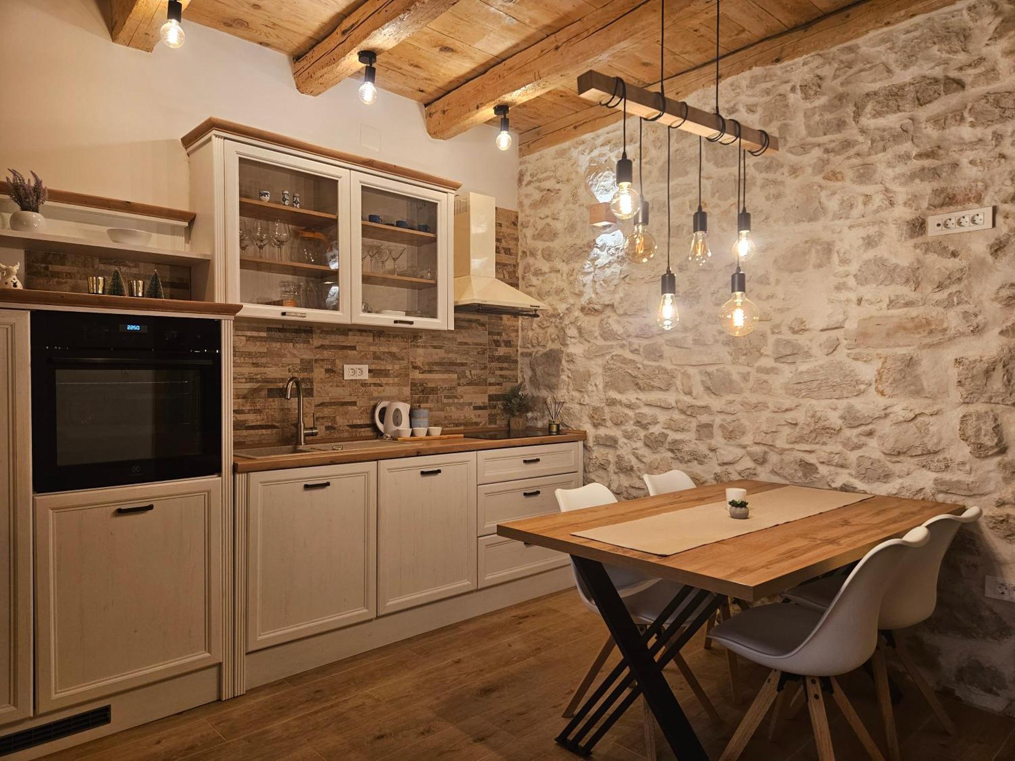 Apartments Dalmatian Stone House 图兰杰 外观 照片